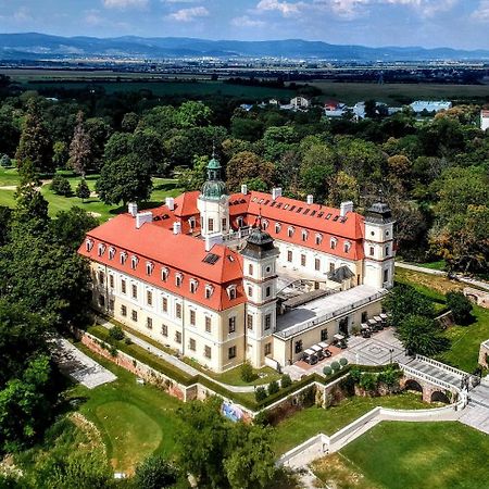 Bed and breakfast Theresia Chateau - Bernolákovo Extérieur photo