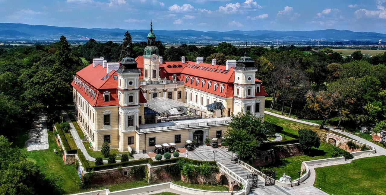 Bed and breakfast Theresia Chateau - Bernolákovo Extérieur photo